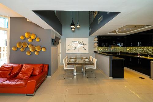 50 Percent off! Loft Duplex I Just Steps from Beach I 1BR I Spa Facilities I Sauna I Jacuzzi