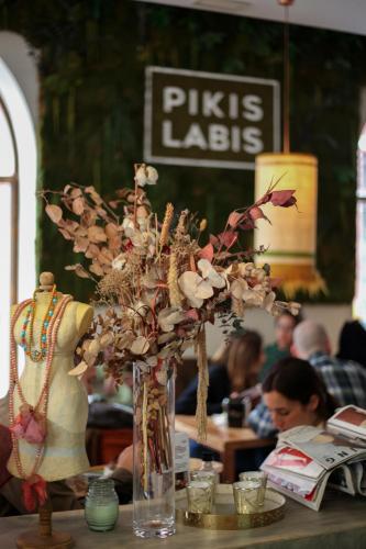 Pikis Center Sevilla - Tap to explore photos