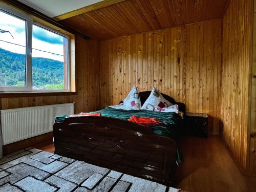 King Room with Mountain View