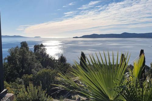 Splendide villa vue mer 180° à 500 m de la plage