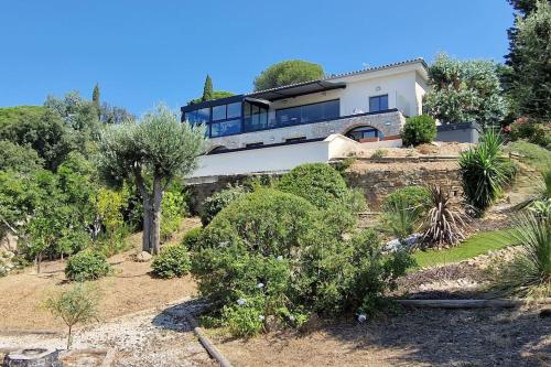 Splendide villa vue mer 180° à 500 m de la plage