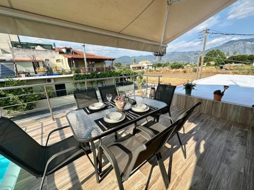 Red Harmony by the sea Pool and balcony