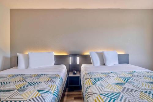 2 double beds