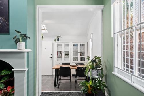 Amelia Terrace - House in Brisbane City Central