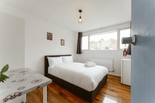 CanningTown Double Rooms - 20 chambre d'hôte Canning Town Underground Station