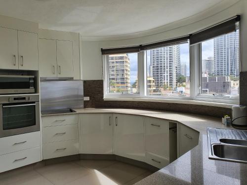 ゼニス オーシャン フロント アパートメント