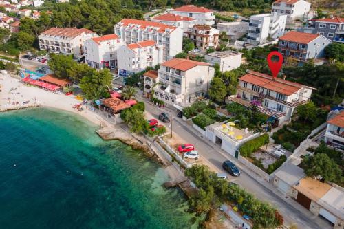 Apartments by the sea Arbanija Ciovo - 16117 
