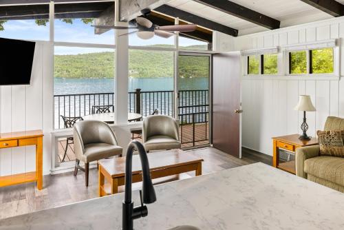Sun Castle Resort in Lake George, USA