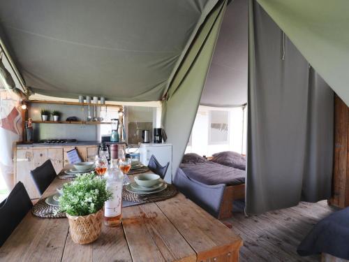 Glamping in Friesland with friends in Twijzelerheide