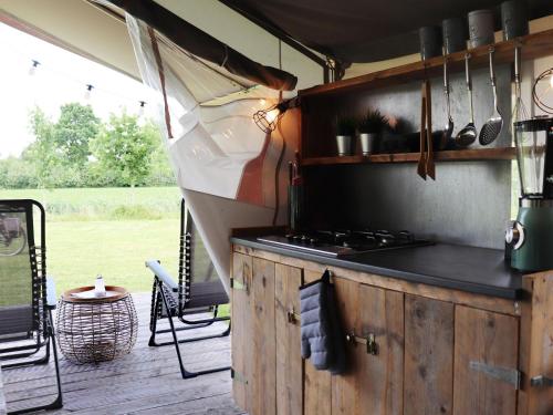 Konyha, Glamping in Friesland with friends in Twijzelerheide