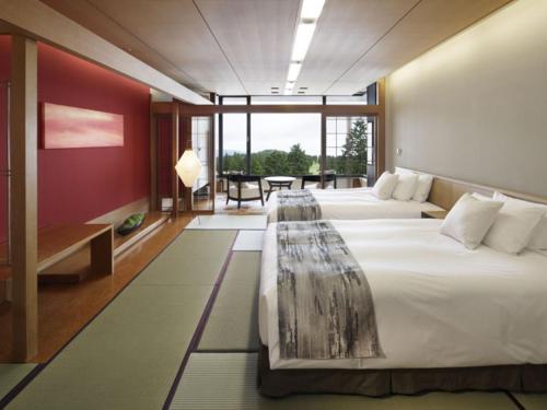 【Check-In until 18:00】Premium Twin Room with Tatami Area (Highest Floor) - Non-Smoking