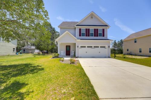 Holly Ridge Vacation Rental ~ 5 Mi to Beach in Sneads Ferry (NC)