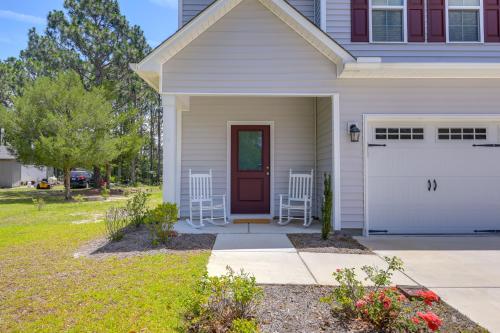 Holly Ridge Vacation Rental ~ 5 Mi to Beach in Sneads Ferry (NC)