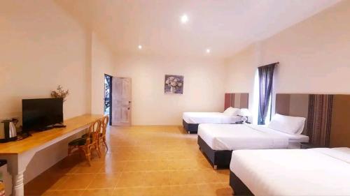 กมุทมาศ สวรรคโลก Room Type - Triple Room