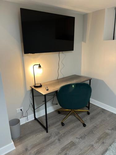 Stylish Urban Retreat 3 Bedroom Newly Remodeled in Chicago, USA