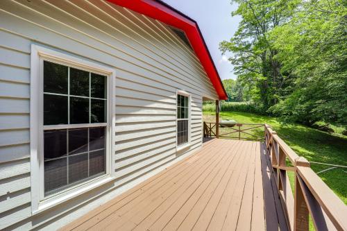 Charming Bakersville Home with On-Site Stream!