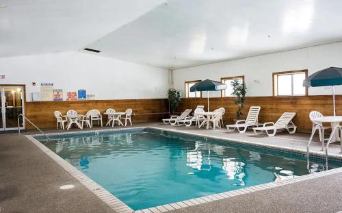 Norwood Inn and Suites - Roseville