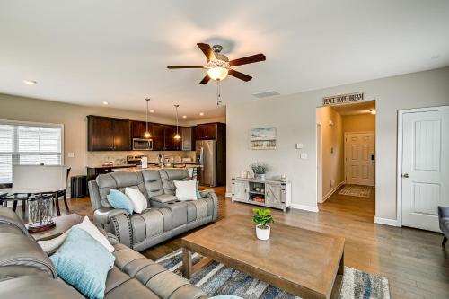 Pet-Friendly Fayetteville Home with Hot Tub!