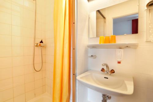 Hotel Tor Room Type - Standard Twin Room