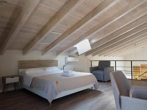 Melissinos Beachfront Apartments in Emporios