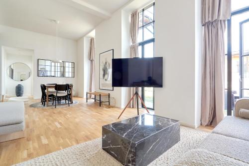 Cozy and Bright Apartments with Private Car Park - image 6