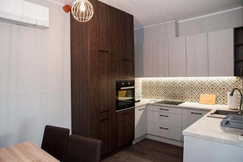 кухня, Hotel 107 in Румя