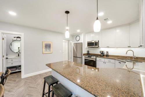Pottboro Vacation Rental with Private Hot Tub! in Willow Spring, USA
