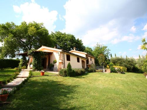 Cosy holiday home in Selci with swimming pool