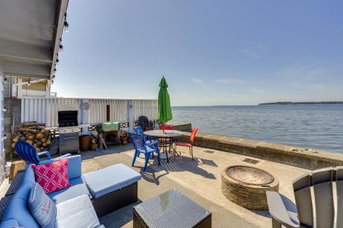 Waterfront Birch Bay Cabin Beach Access and Sunsets