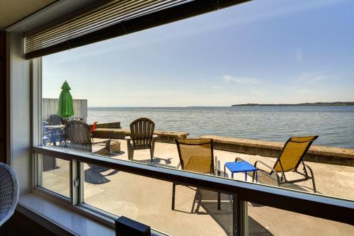 Waterfront Birch Bay Cabin Beach Access and Sunsets