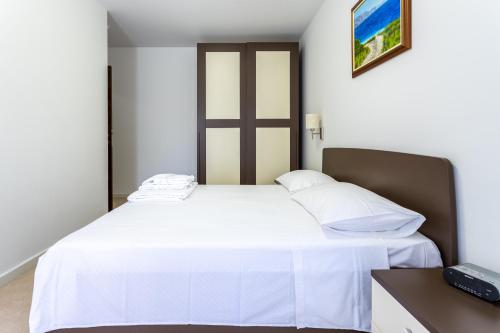 Two-Bedroom Apartment with Sofa Bed image 10