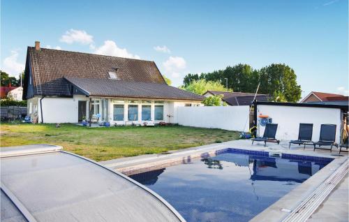 Swimming pool, 3 Bedroom Beautiful Home In Vintrie in Hyllie