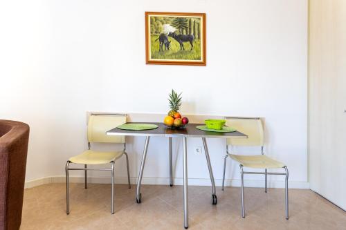 Studio with Sea View (2 Adults) image 10