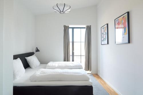 Cozy and Bright Apartments with Private Car Park - image 7