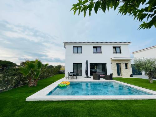 Villa moderne et paisible avec piscine privée