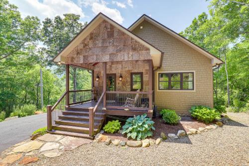 Unique Burnsville Home with Mountain Views and Deck! in Busick, USA