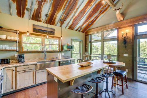 Unique Burnsville Home with Mountain Views and Deck! in Busick, USA
