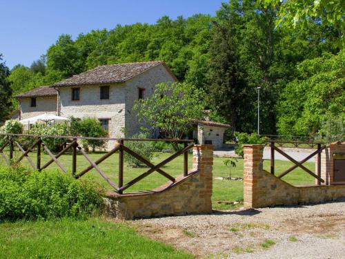  Modern Holiday Home in Pietrafitta Umbria with Garden in Pietrafitta