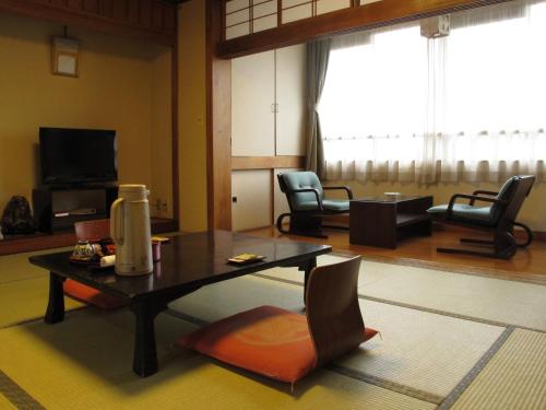 room detail thumbnail 1