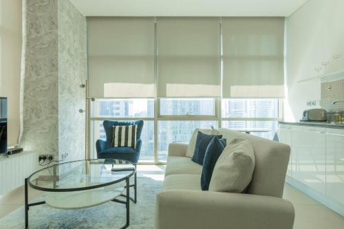White Haven Studio With Charming Cityscape Views - image 11