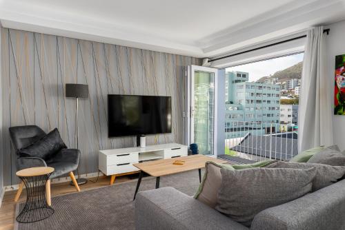 La Fayette Top Floor Apartment - image 5