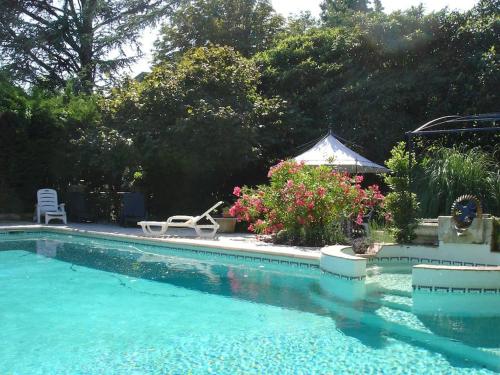 Petit trésor en Provence, Piscine, Parking - Location saisonnière - Pont-Saint-Esprit