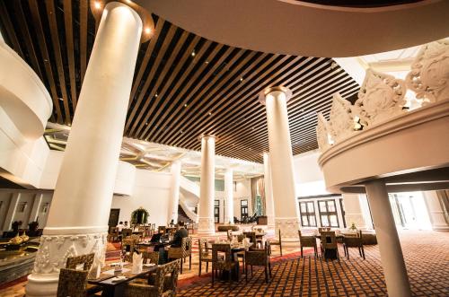 Bar/lounge, Rose Garden Hotel near Yangon Central Railway Station