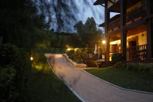 2 HABIT, SALA, TERRAZA, JARDIN, PARKING GRATiS