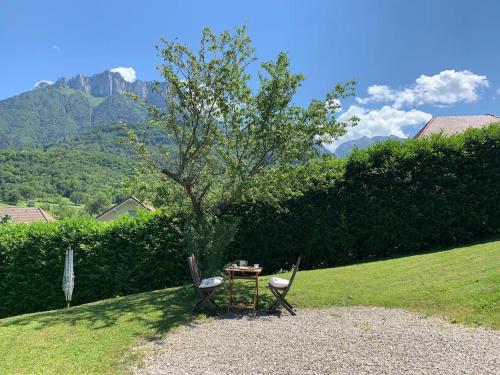 Tranquil apartment surrounded by nature & golf - Location saisonnière - Talloires-Montmin