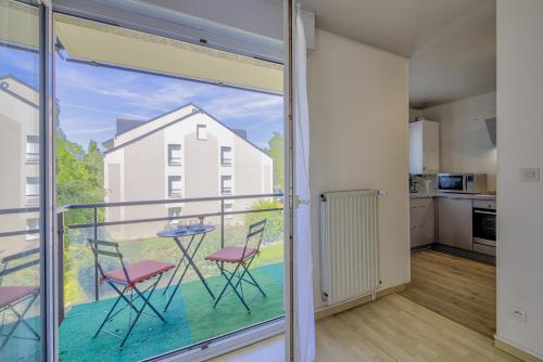 陽台/露台, Le Galilée - Wifi - Balcon (Le Galilee - Wifi - Balcon) in 馬德連聖里歐納