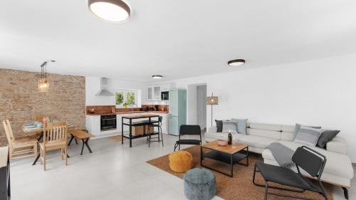 Villa Saini with Sea View in Dajla