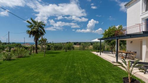 المنظر الخارجي, Villa Saini with Sea View in Dajla