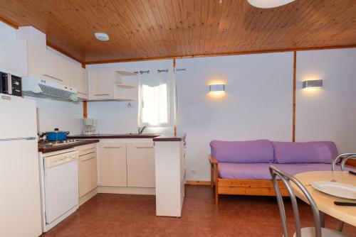 virtuve, Camping de La Vernhe in Saint-Amans-des-Cots