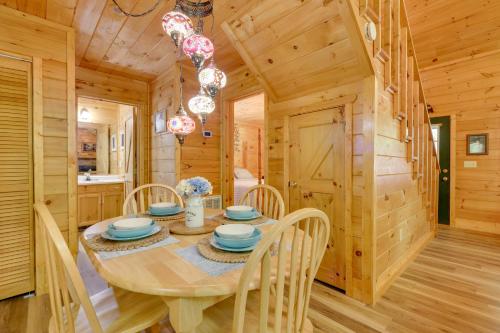 Secluded Cross Creek Cabin with Deck and Fire Pit! in Hood, USA